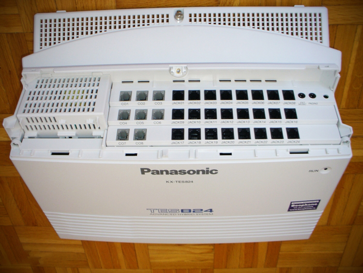 Tổng đài Panasonic KX-TES chính hãng mở rộng có 8 trun g kế và 16 máy nhánh vctel